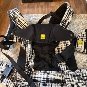 Black and White Kids Carrier